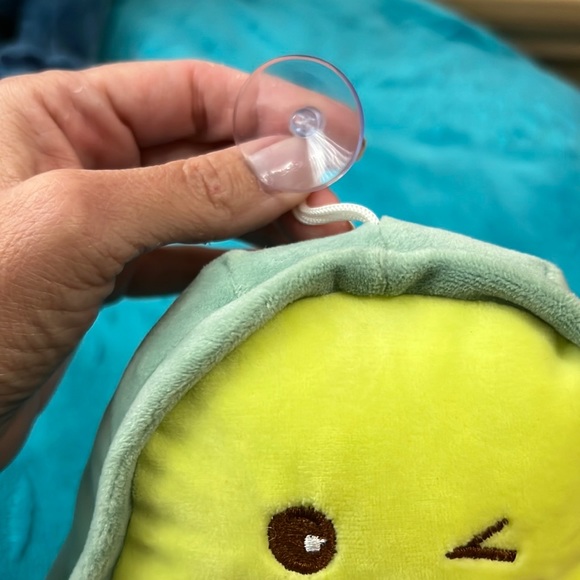 ❤️3/$25 Squishy Winking Avocado with Window SuctionCup for Hanging - Picture 6 of 11